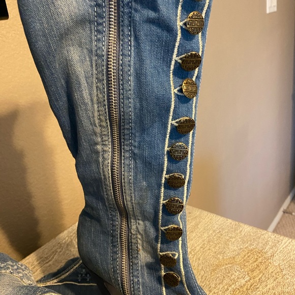 Modern boots from turkey never used - Picture 5 of 8